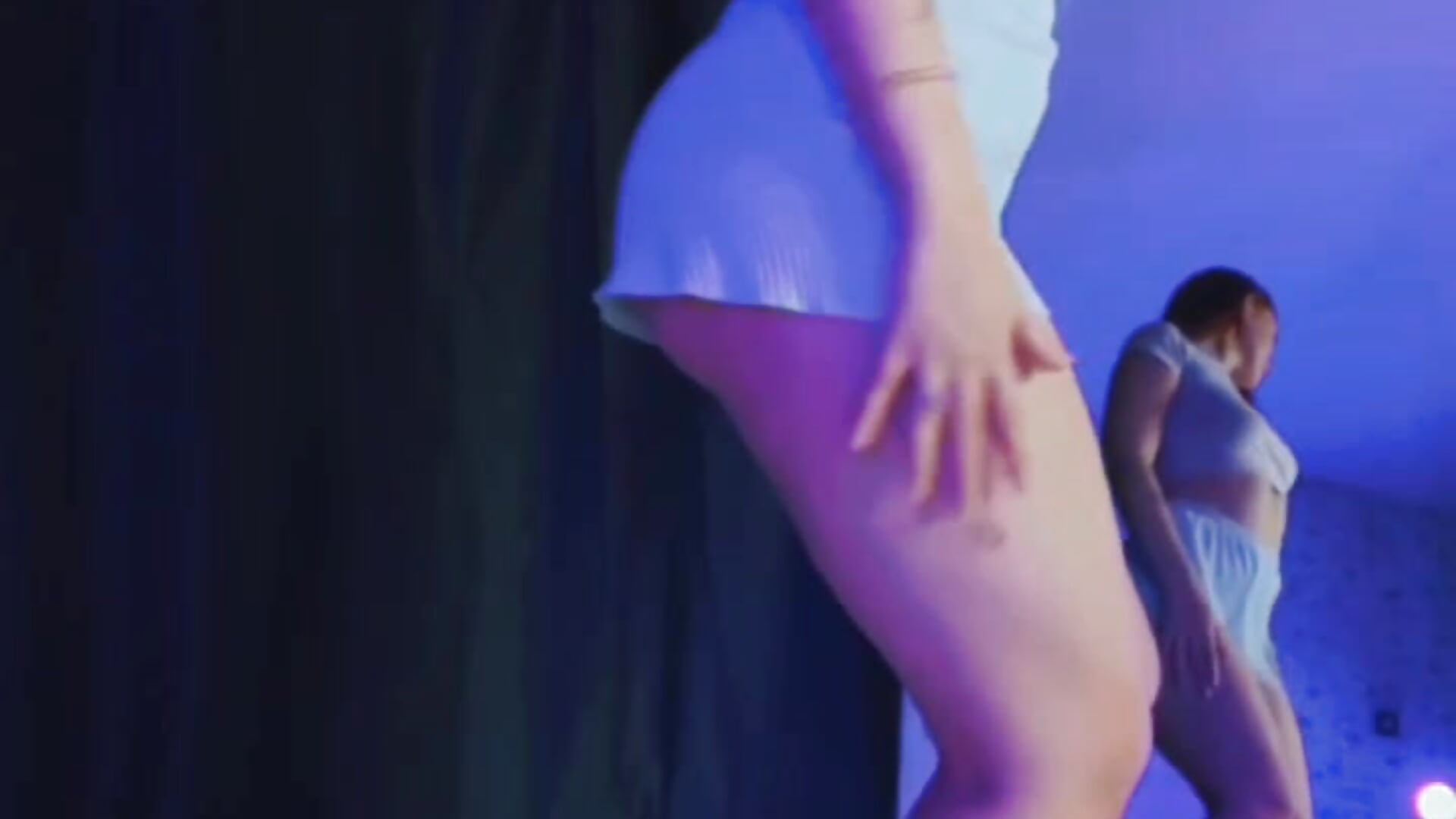 Let me dance for u💜 - vídeo de Gingerr_pie modelo de câmara