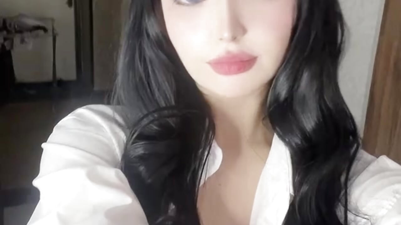 fav shirt - video by cutiekim_ cam model