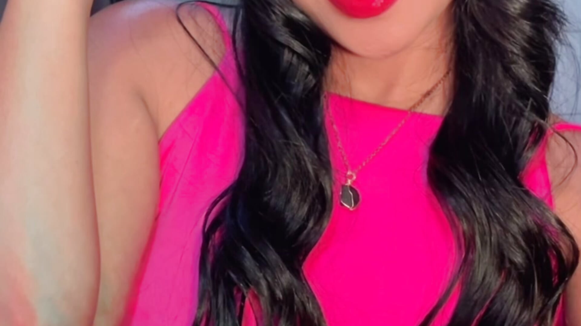 Do you prefer it with a sweet or perverse face?🫣🥰🥵 - video av Linda_Saenz_ cam model
