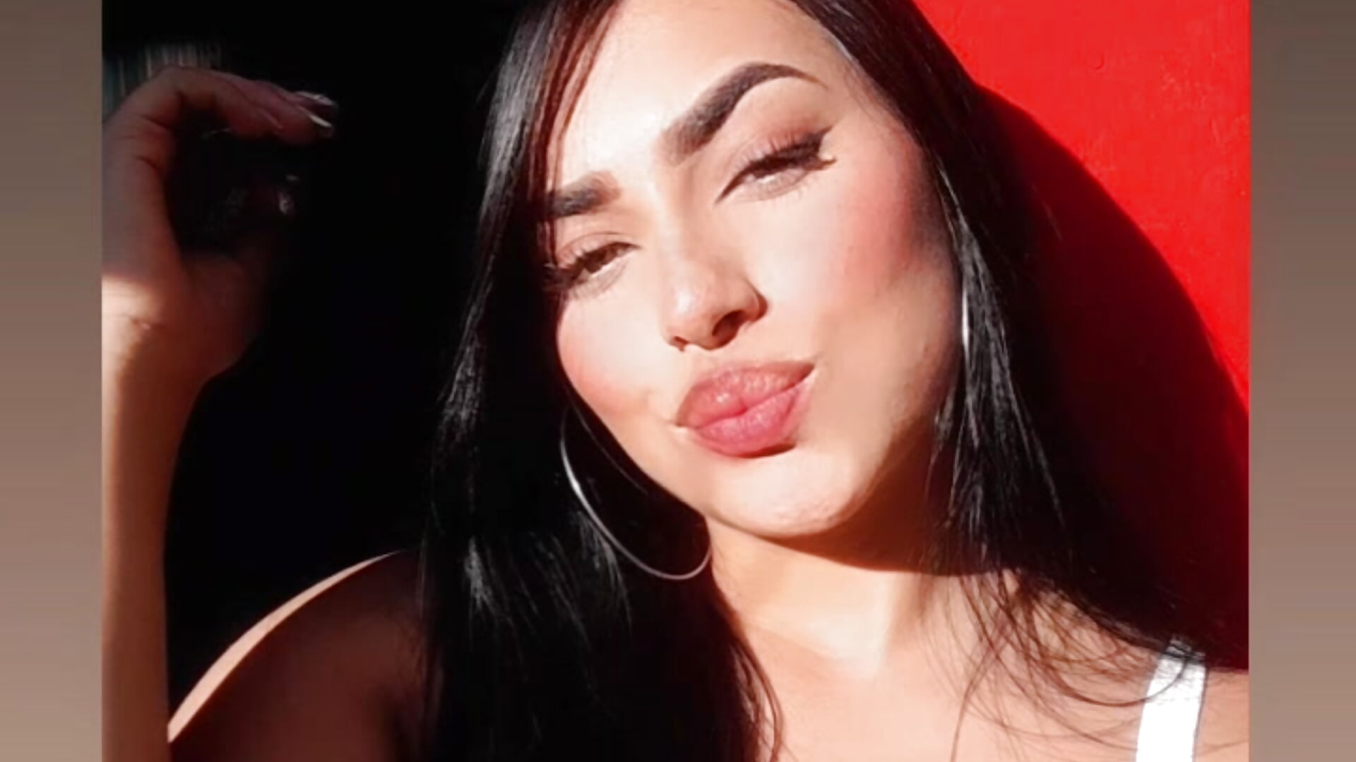 As hot as the sun 🥵☀️ - video by Linda_Saenz_ cam model