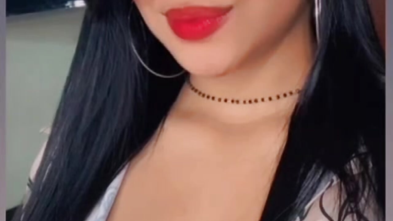 I wish you reach as deep as my gaze.💦💦🙈 - video by Linda_Saenz_ cam model