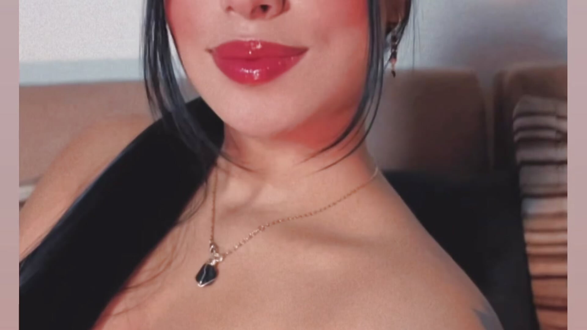 Do you like how I look today?🥰💖 - video av Linda_Saenz_ cam model