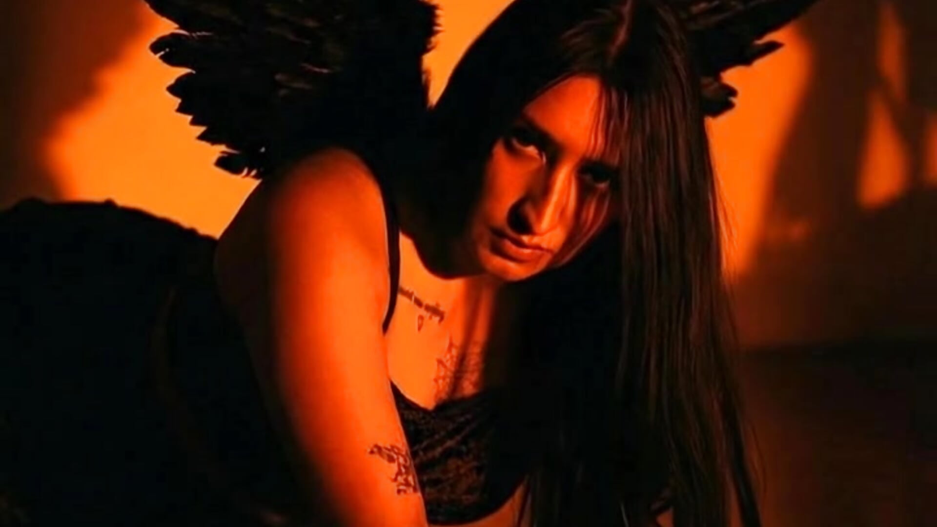 Fall Angel - video by Chloe1126_ cam model