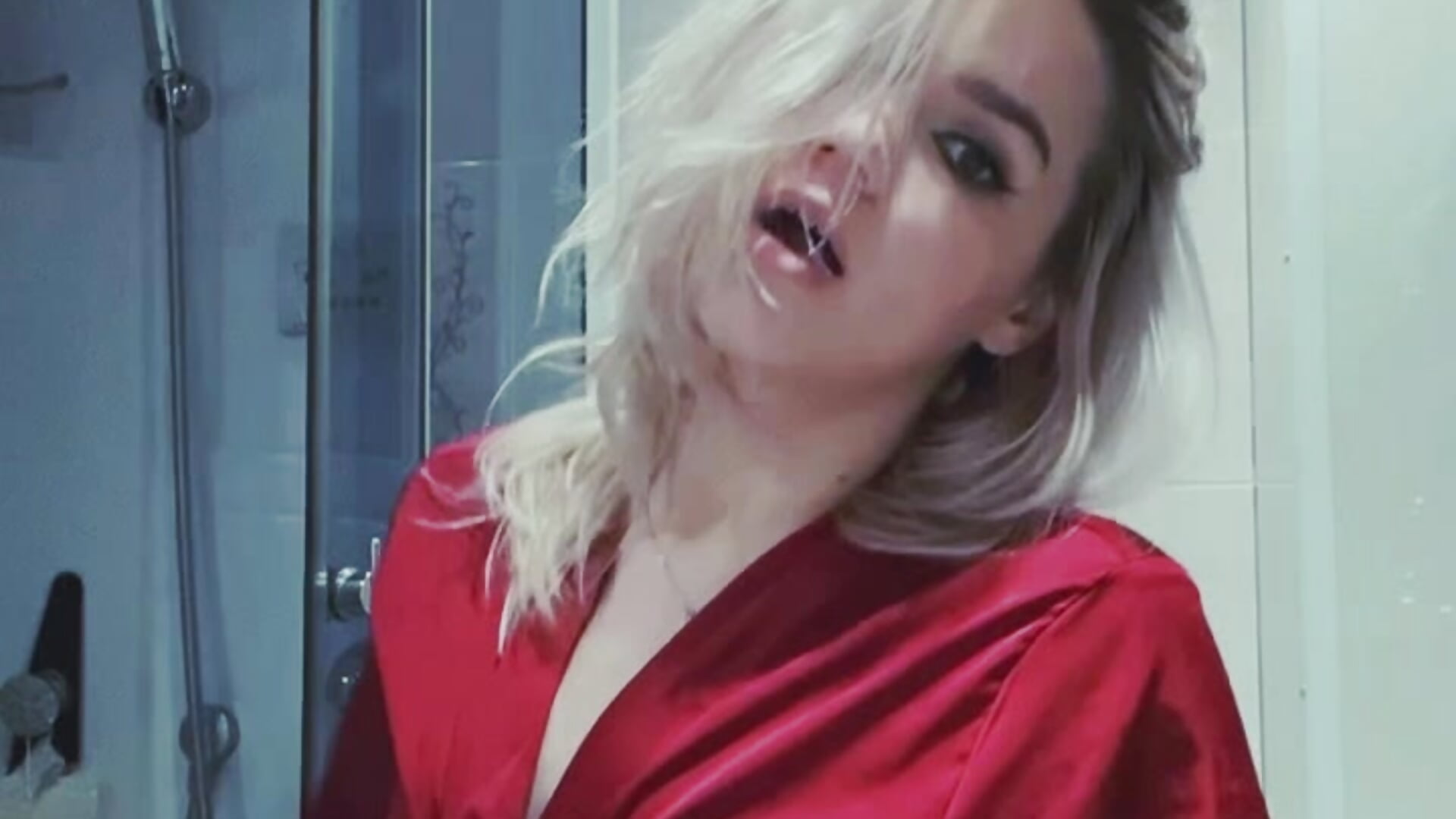 <3 - video by April_Purr cam model