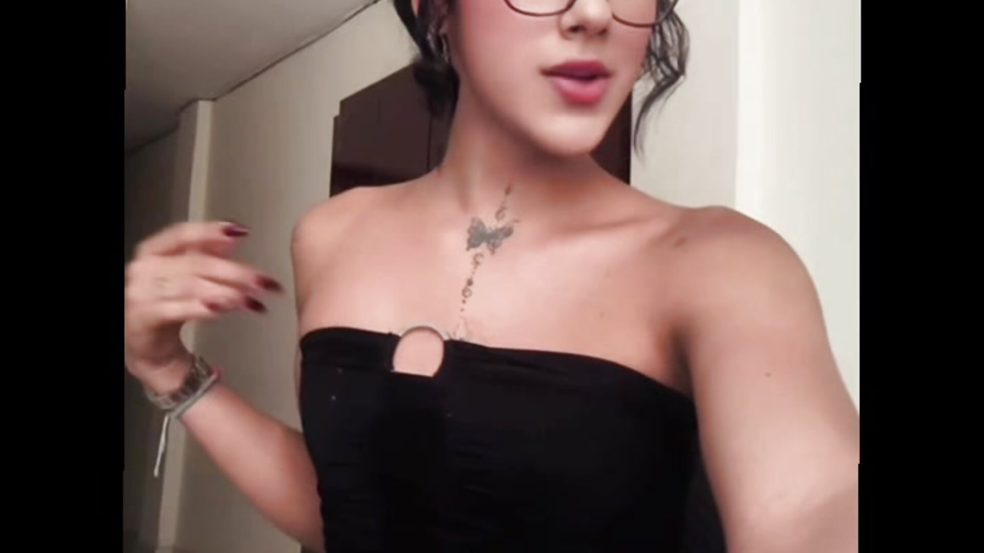 Mmm 😝 - zou_quira 캠 모델의 동영상