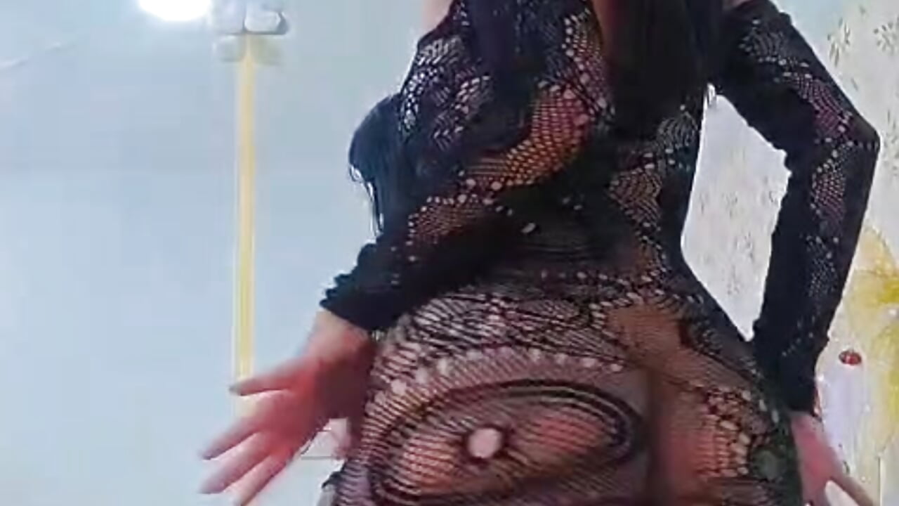 Curiosity or desire?😏🥵 - video by Samanta_Isel cam model