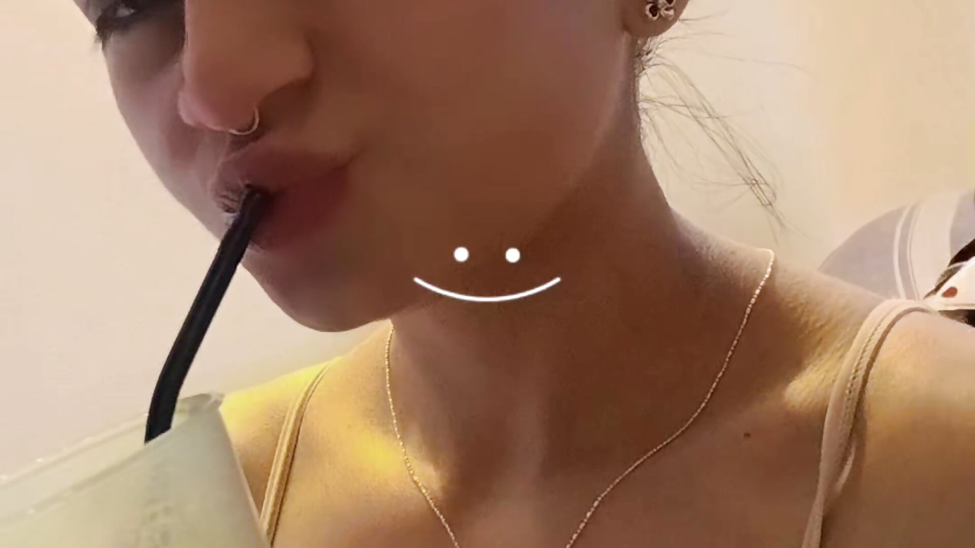 Kiss - clip cu bella_thixx model videochat