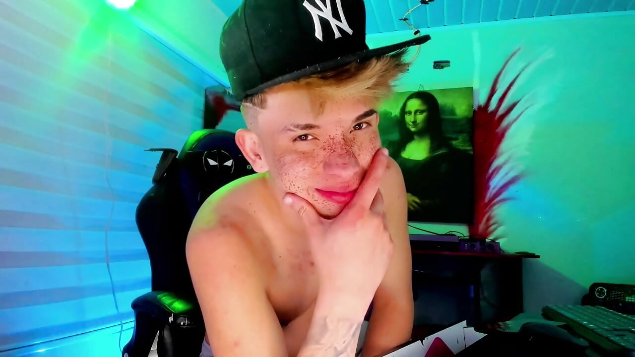 KEV MOOD EVERYDAY HAHAHA - video by Thesexykev cam model