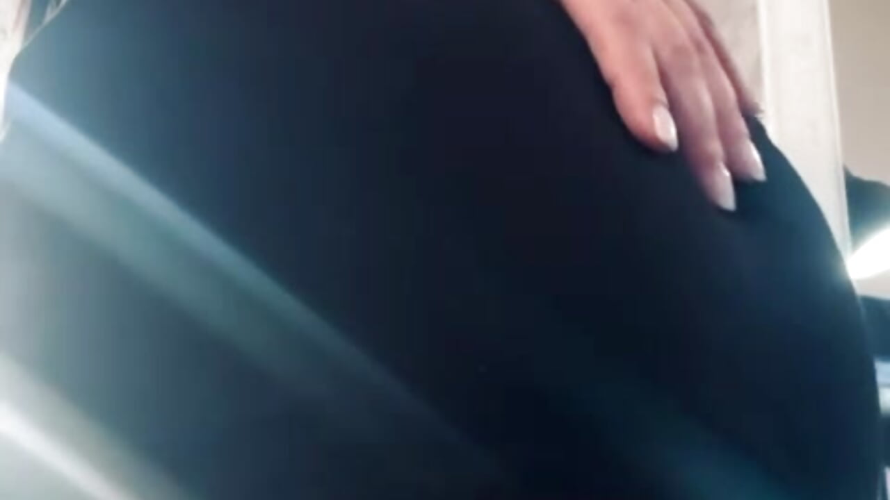 Sexy tease 🔥🔥