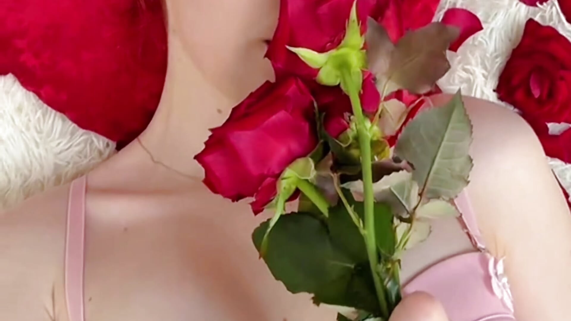 I don't have thorns like a rose - video by GlaydsLeveto cam model
