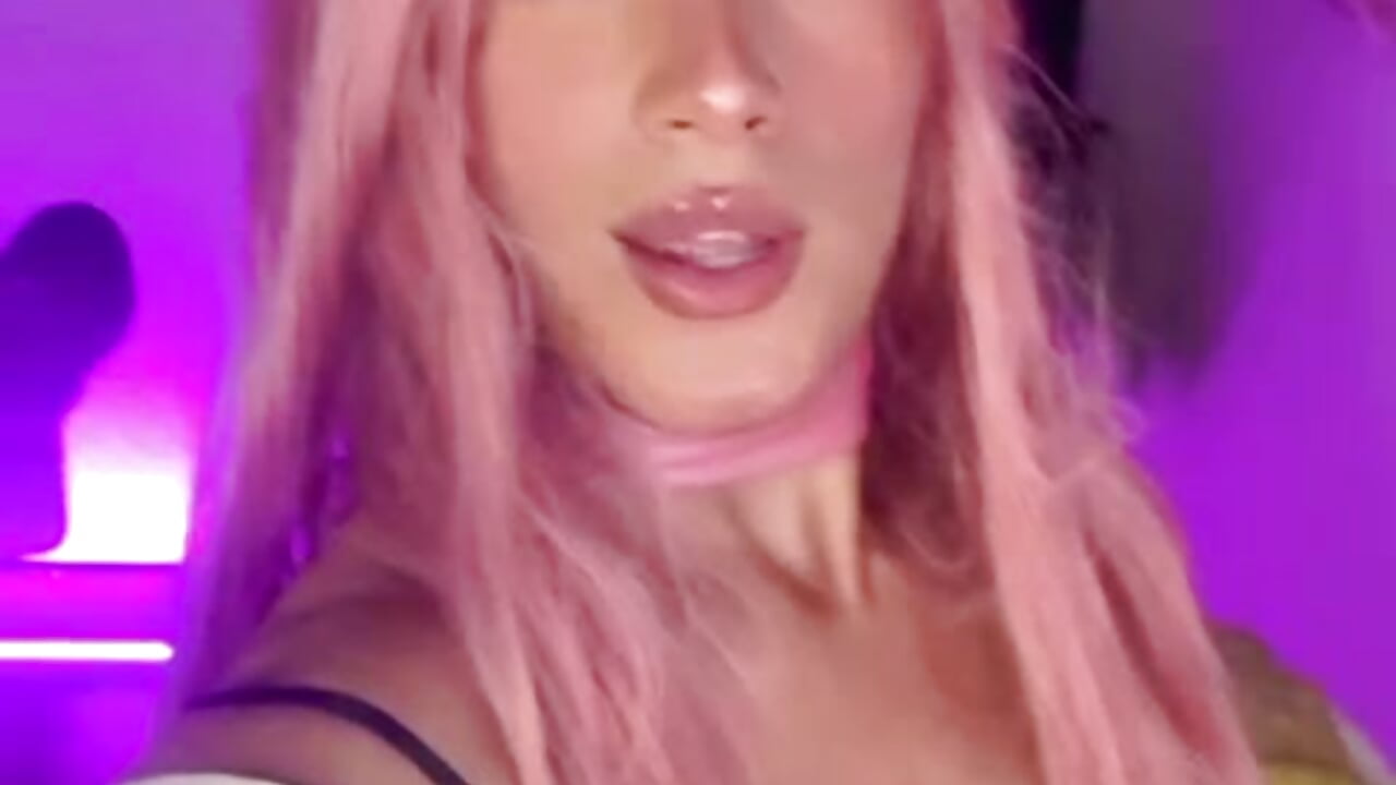 pink is my color fav - video by brihanna_cooper cam model