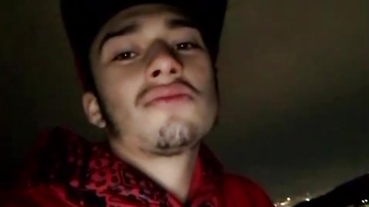 "El cielo oscuro también tiene su manera de brillar🌃✨ - video by theo-stone cam model