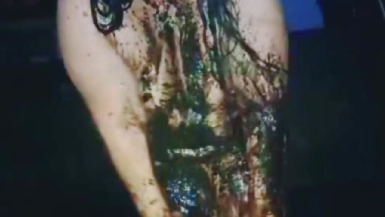 “Alanna’s Wild Mud & Rain Adventure 🌧️🖤” - vídeo de Alanna-sloppy modelo de câmara