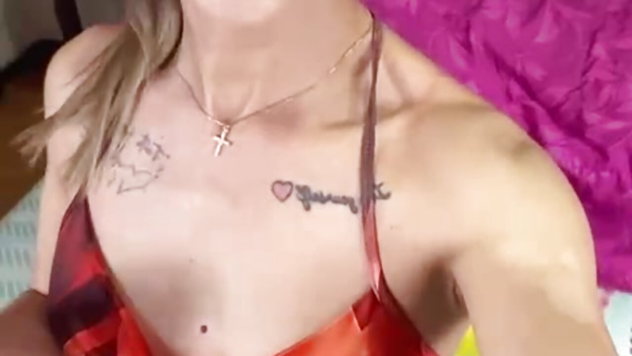 im horny - video by AllysonStonne cam model