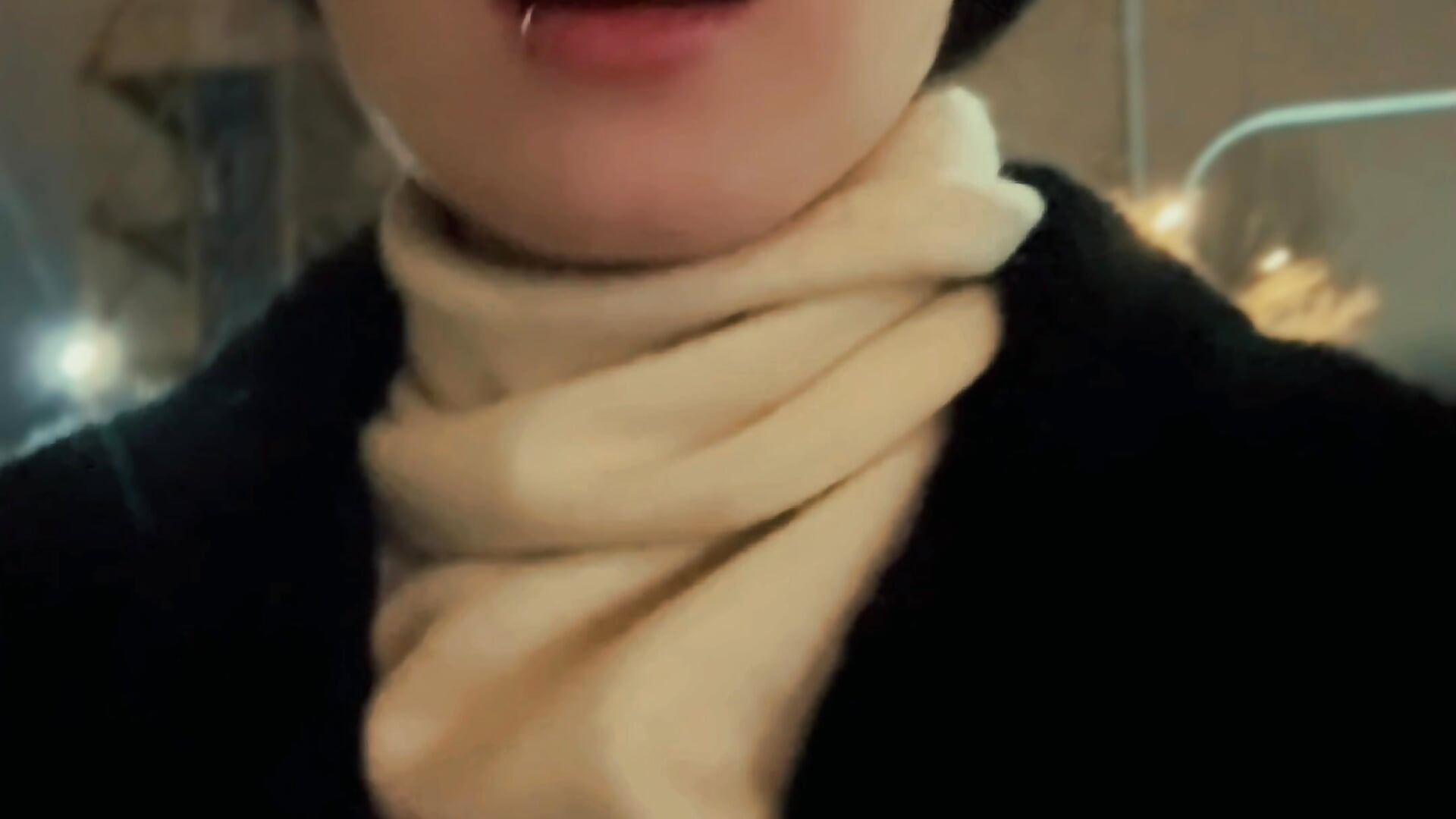 Evening. City lights. Me and my suitcase. Moving to a new place, all independent and serious… almost - video của người mẫu cam etherealnightwhisper