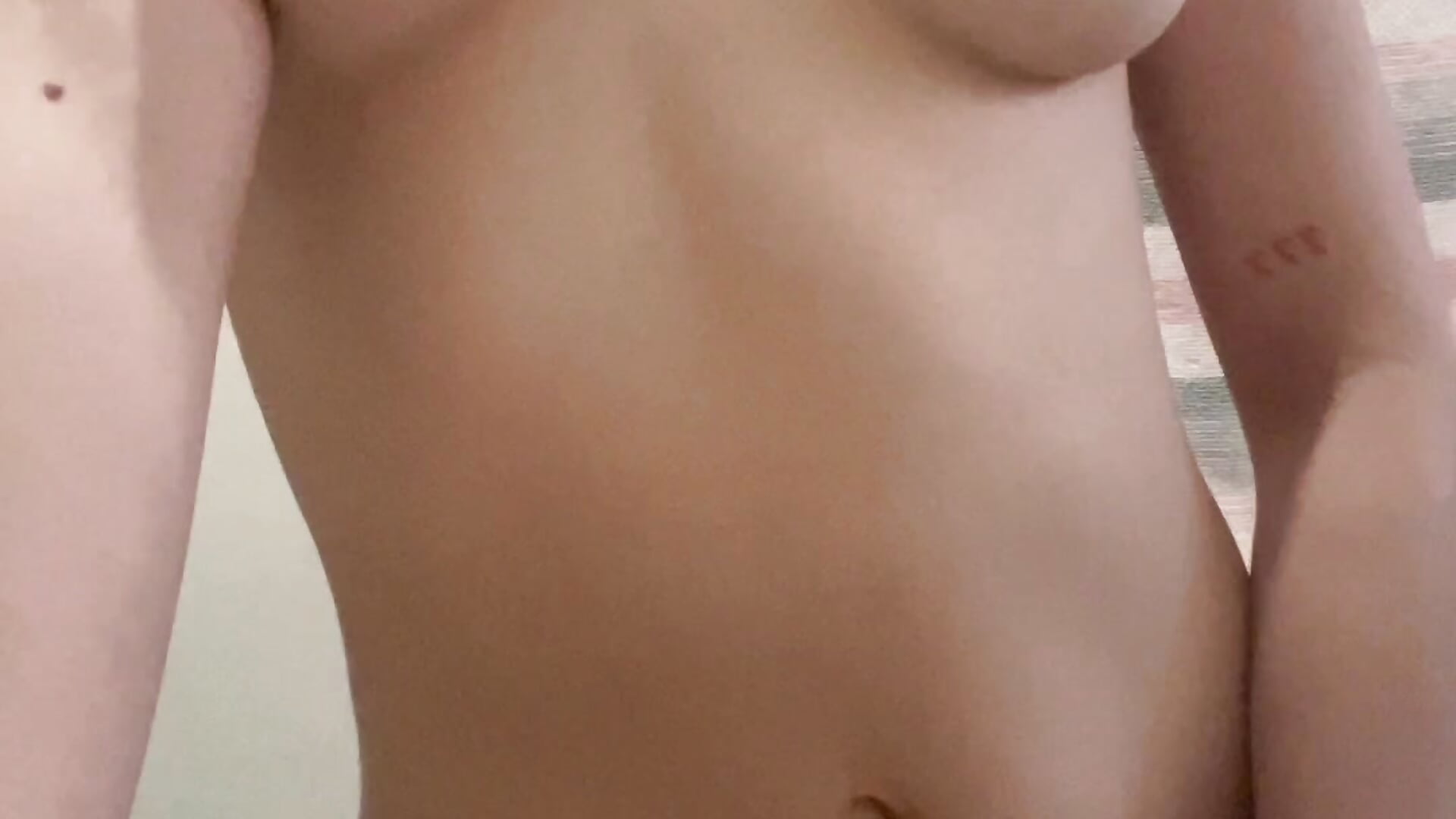 Suck me🤤 - video by Mamichula_69 cam model