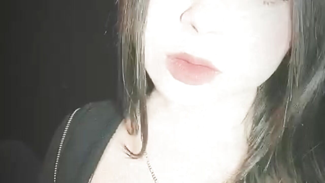 Hi love😘 - video by Mamichula_69 cam model