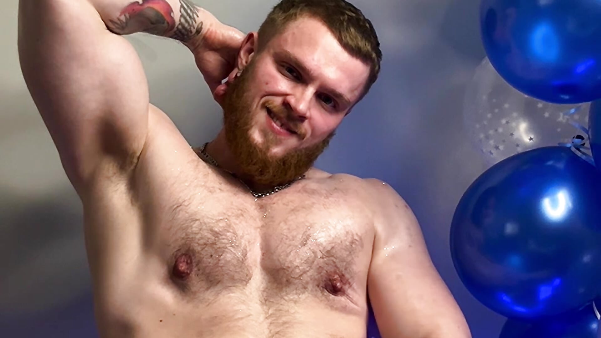 Let’s play with my oiled body💦 - vidéo du modèle de showcams VictorTransMan