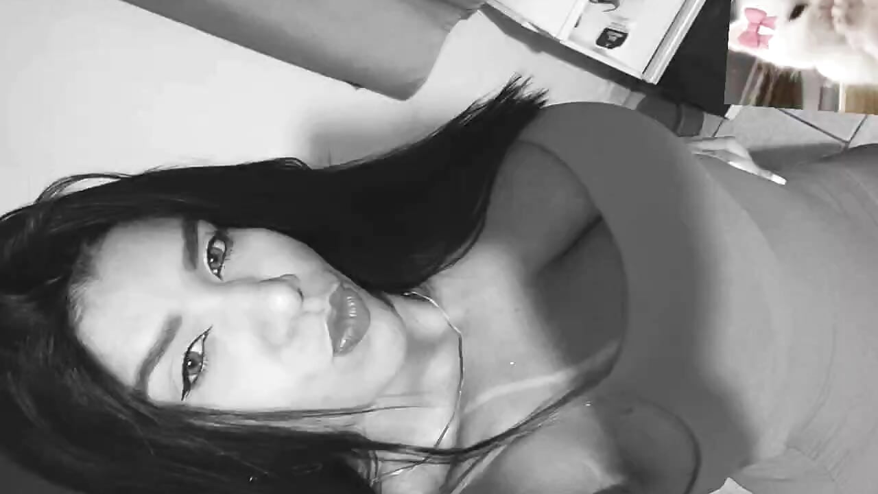 Eu - video by intensecouple69 cam model