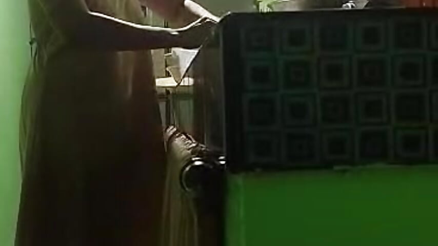 cooking - video by Elara8309 cam model