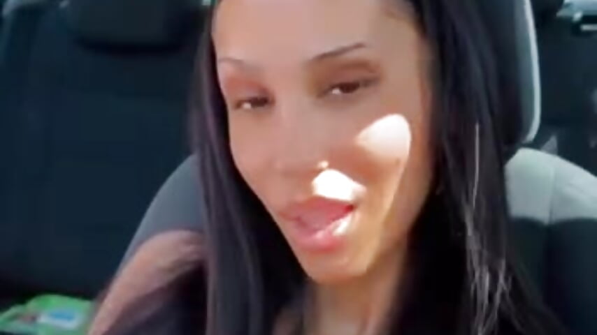 Me vibin' in the car - Video von ChloeObril Cam-Model