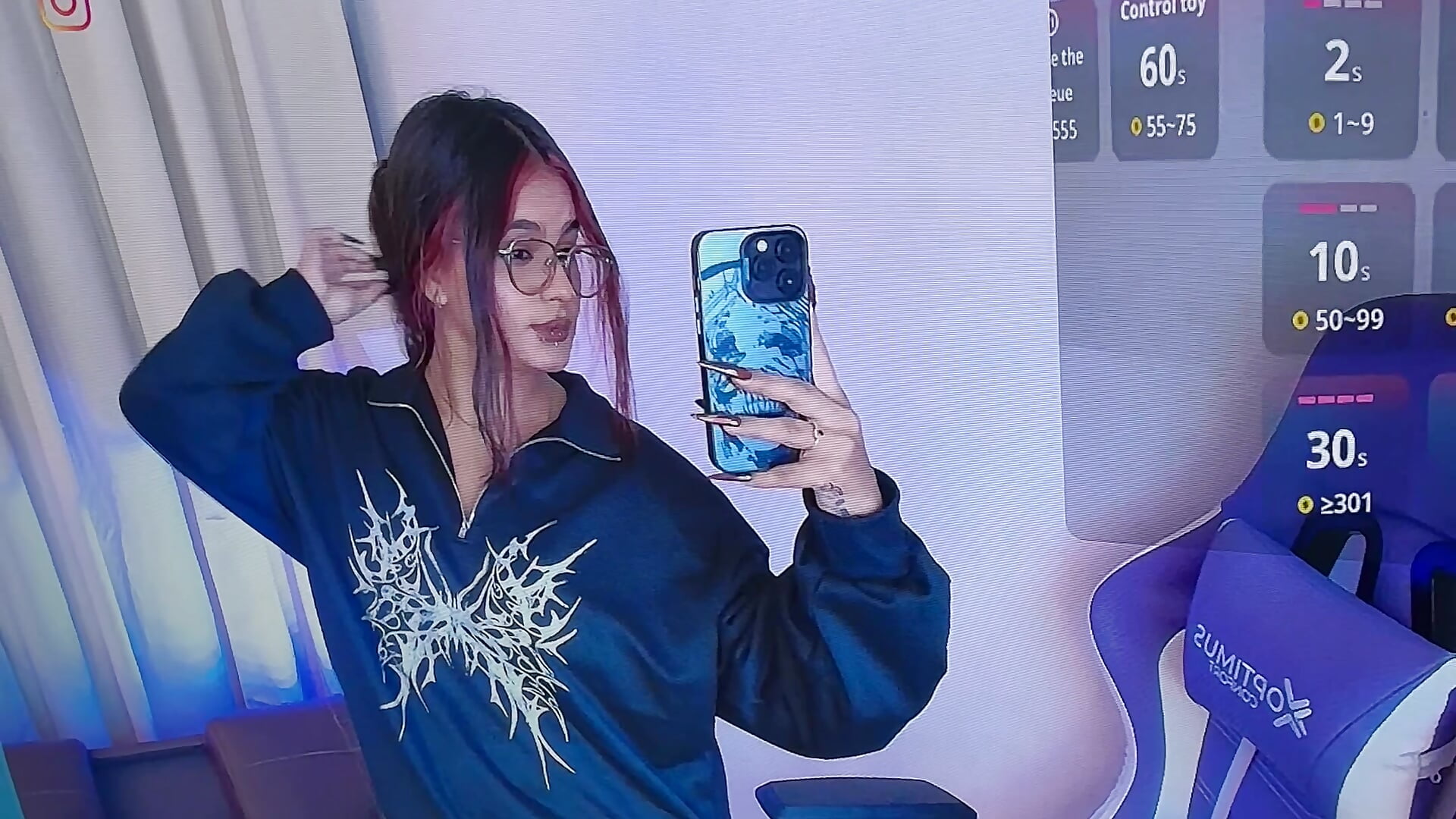 Hellooo🖤