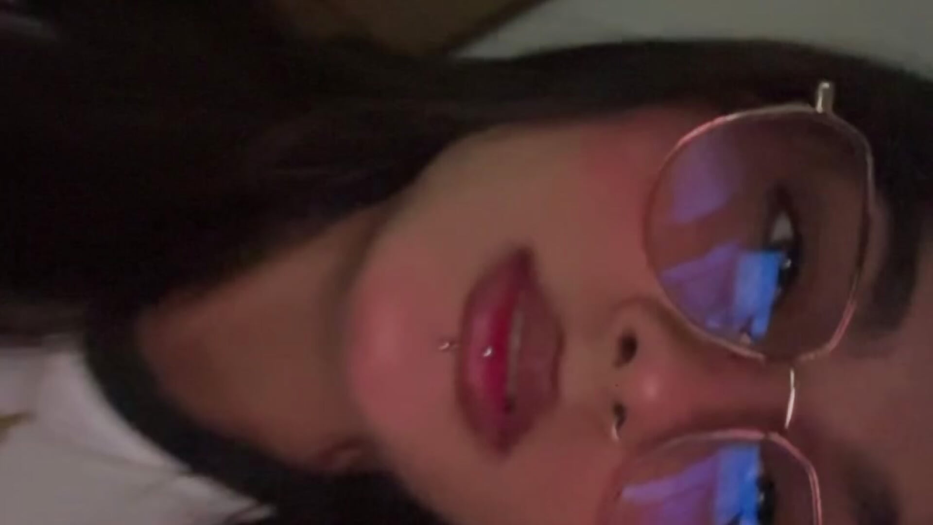 HI Love - วิดีโอโดย Abby_Raschell โมเดลแคม