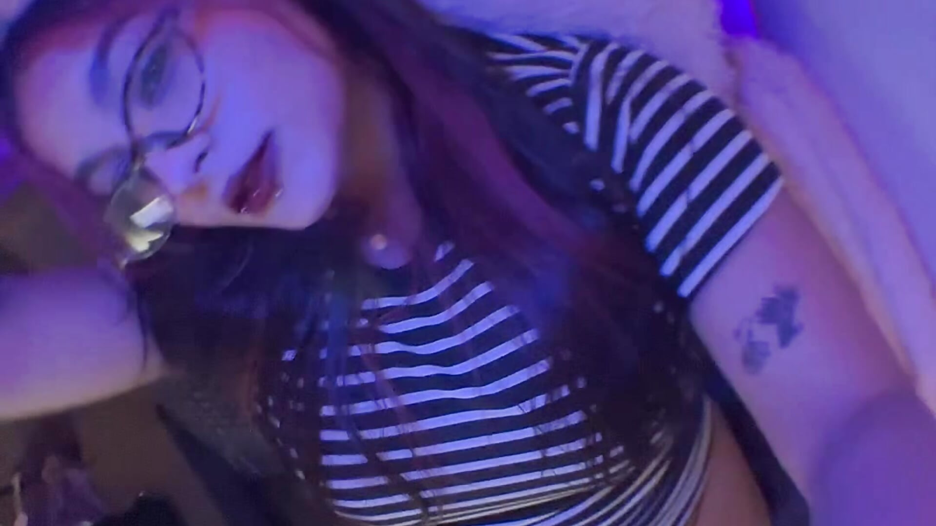 😆 - video của người mẫu cam Abby_Raschell