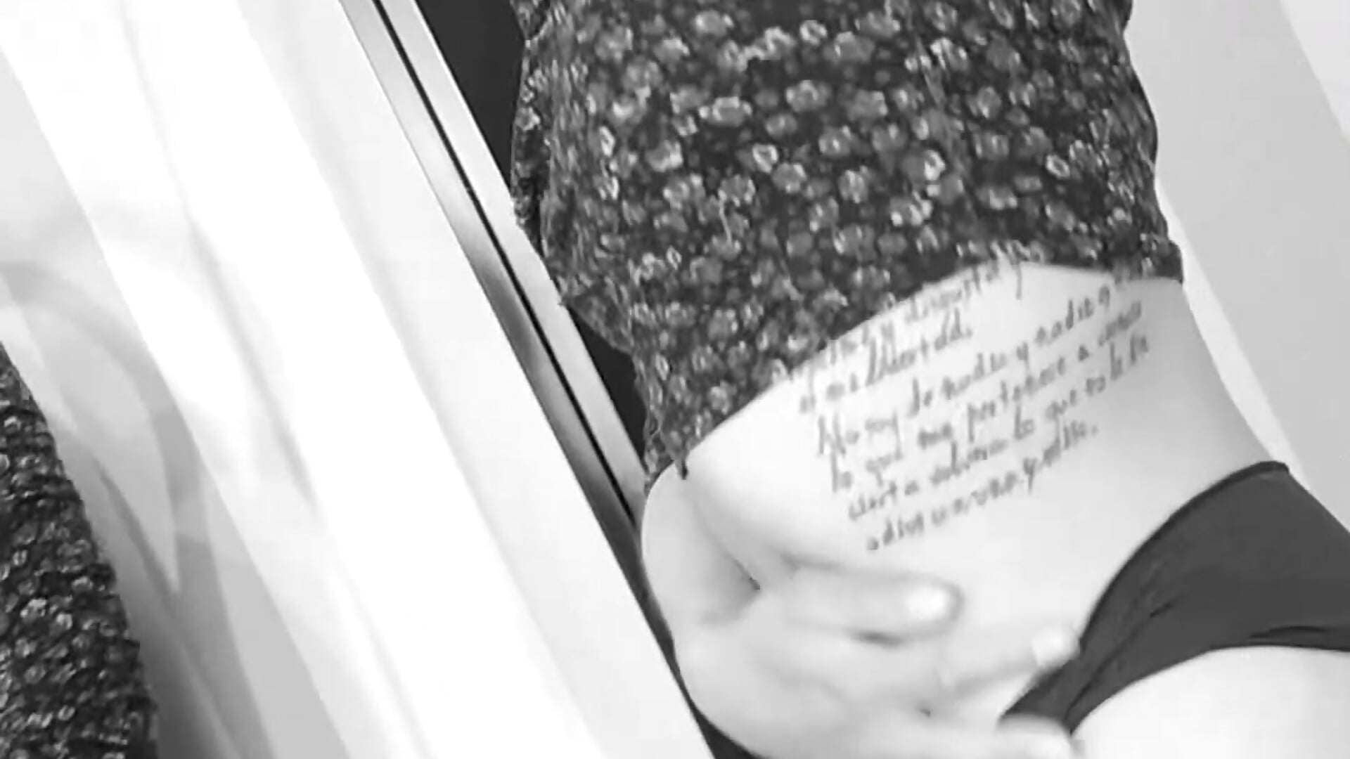 Dancing in front of the mirror and playing with my nipples — filmik MiaAmore_, modela(-lki) na kamerkach