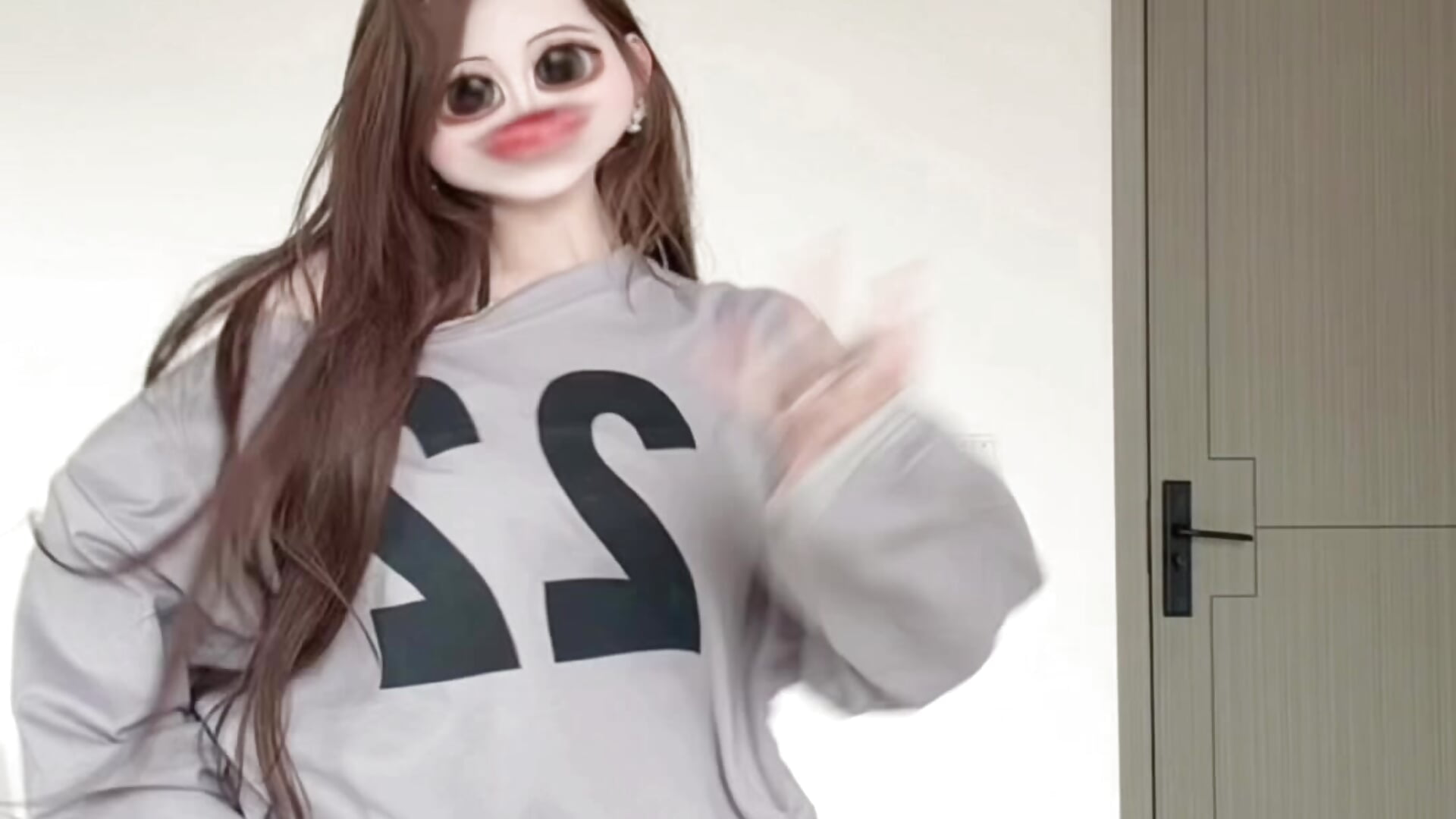 璐璐– SK-001 kameramodell videója