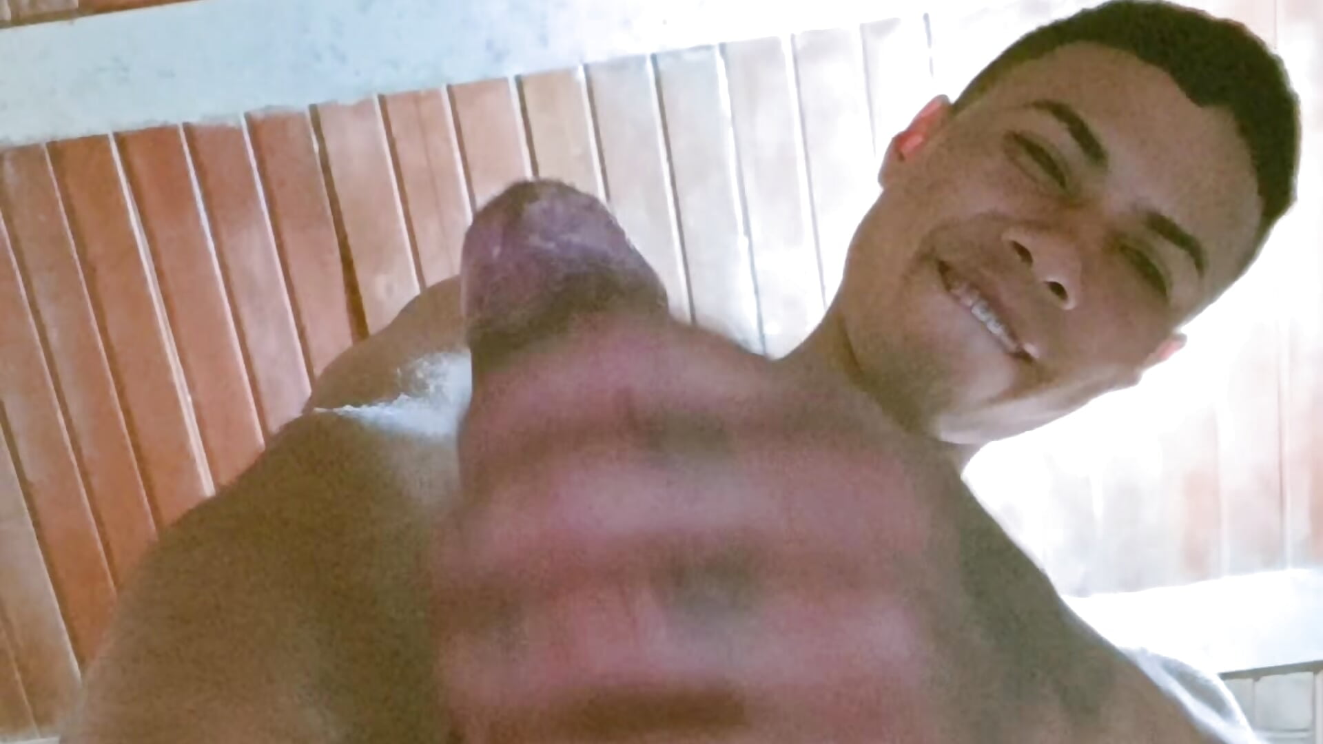 eldelmienbrogrueso – Popularny filmik modela sprzed kamerki 7090