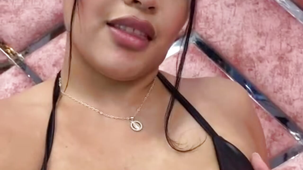 watch them bounce for you 😏 - vidéo du modèle de showcams HOT_EMIILY_