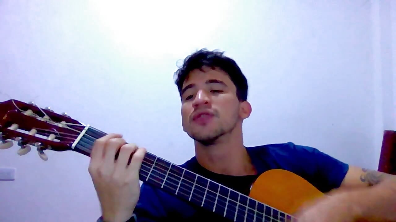 Some music! – video od webkamerové modelky Kenji_asuara