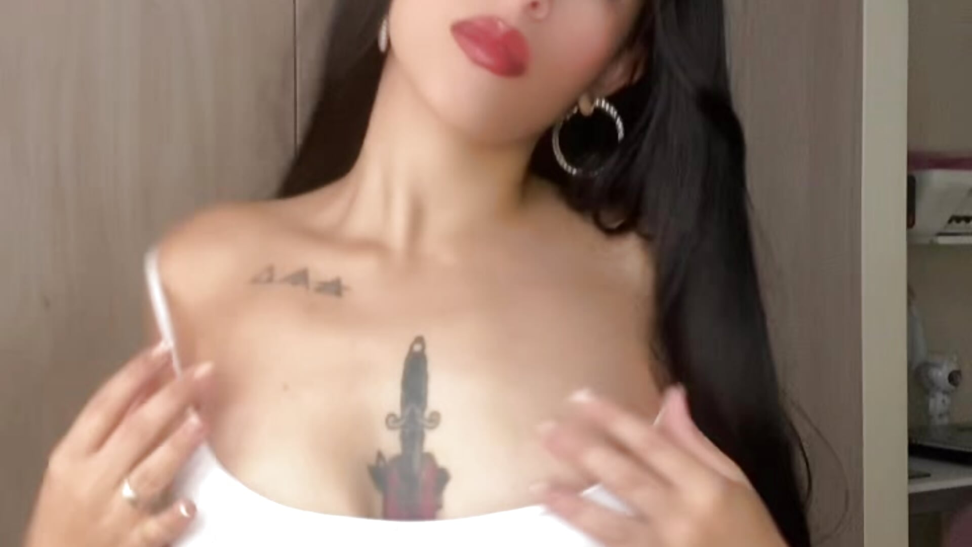 🤤 - video by rossie_evans cam model