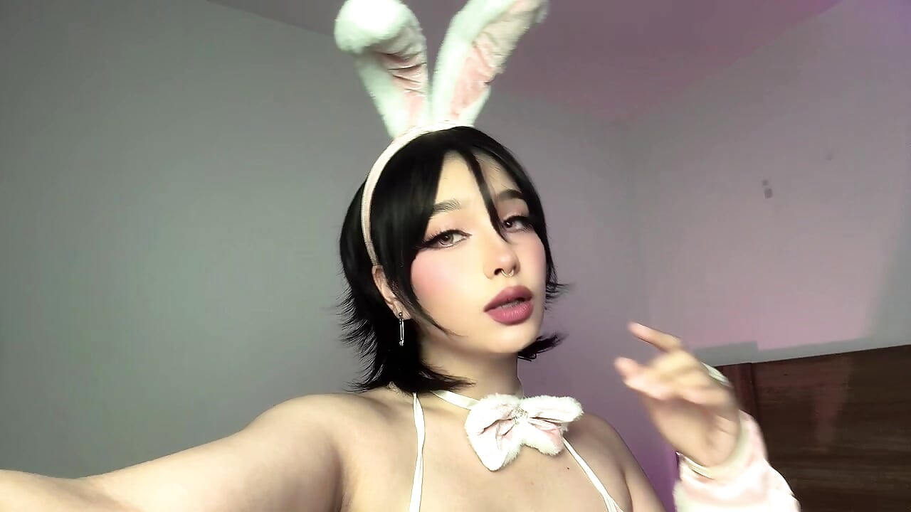 I'm a bunny and I like to eat carrots 🥕🤭 - video av Akatsumi_ cam-modell