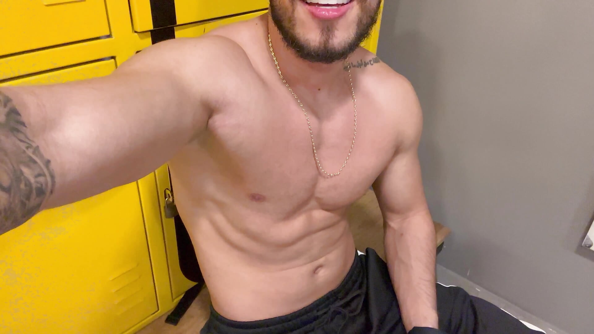Gym 💪🏻🔥 - vídeo de Thiago_Hill modelo de câmara