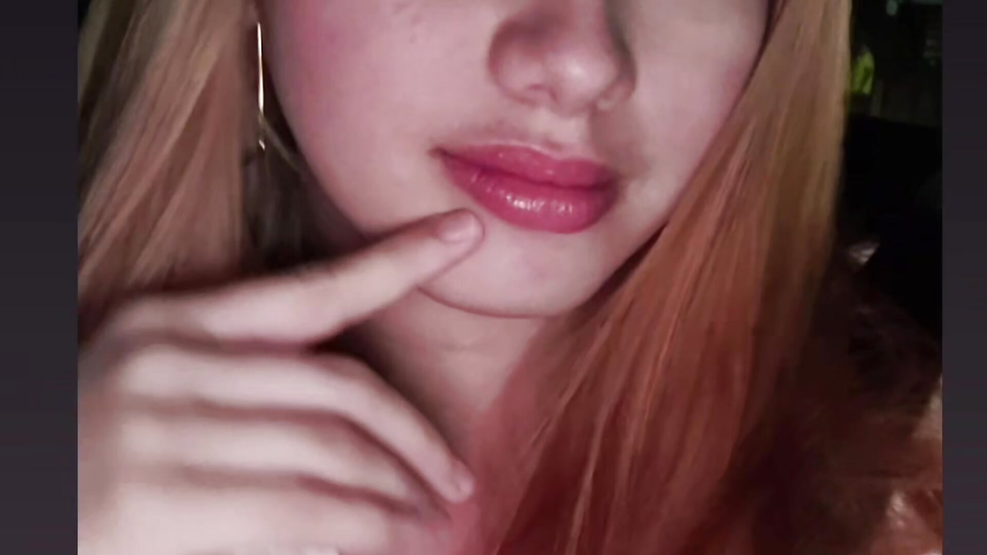 Happy thursday darling, see you at 9:00 PM - video by daniand_ cam model