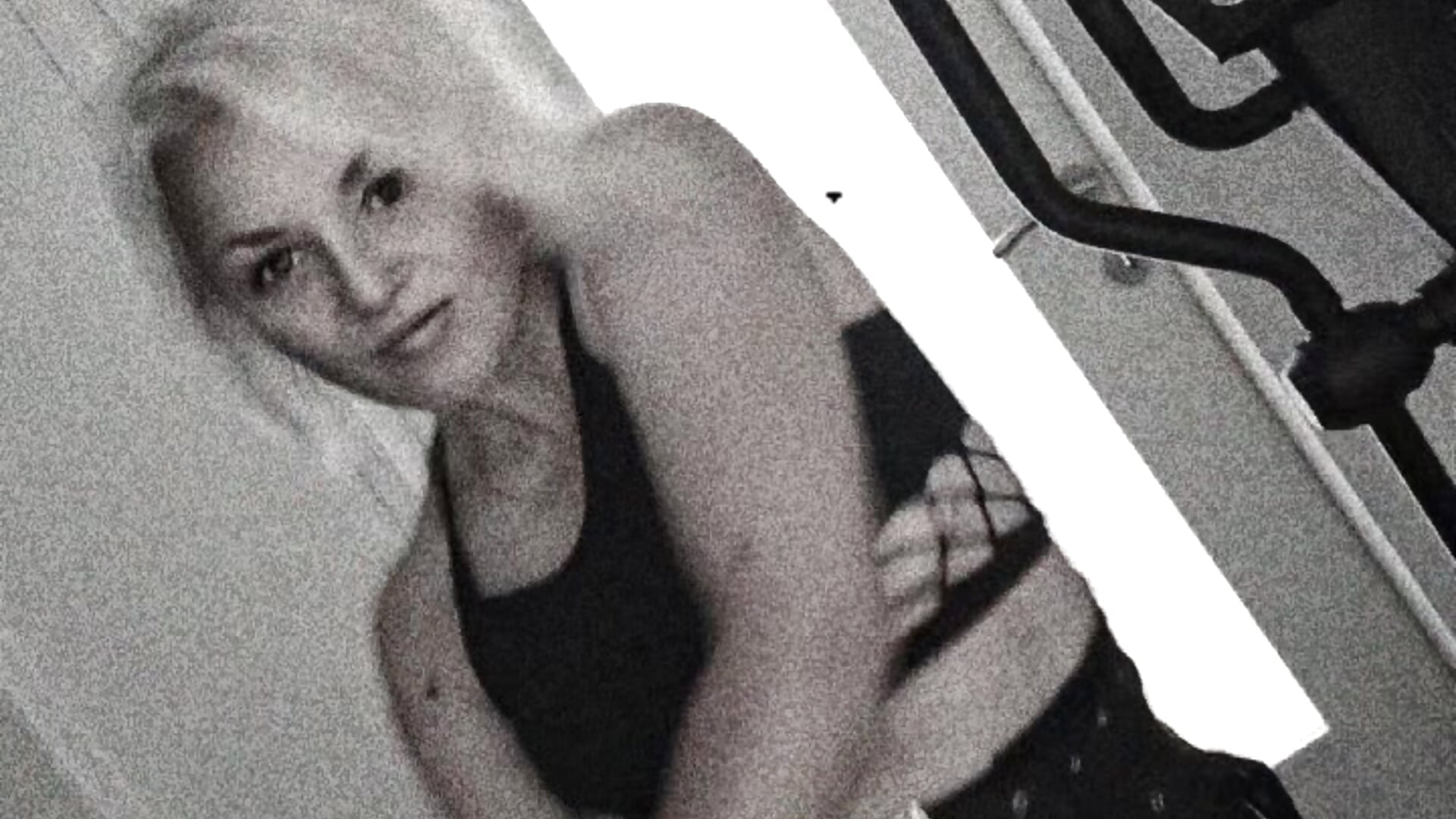 My body movements will tell you a lot...If, of course, you can read my body language - video by Linsy_Kim cam model