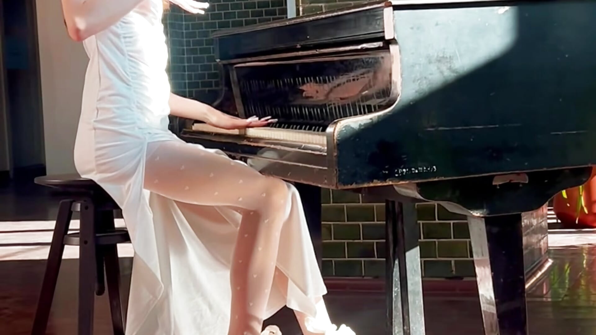 video-output-86D5B4A2-0B08-4486-A93B-E6D7E32C9777-1 - KiraGlam 캠 모델의 동영상