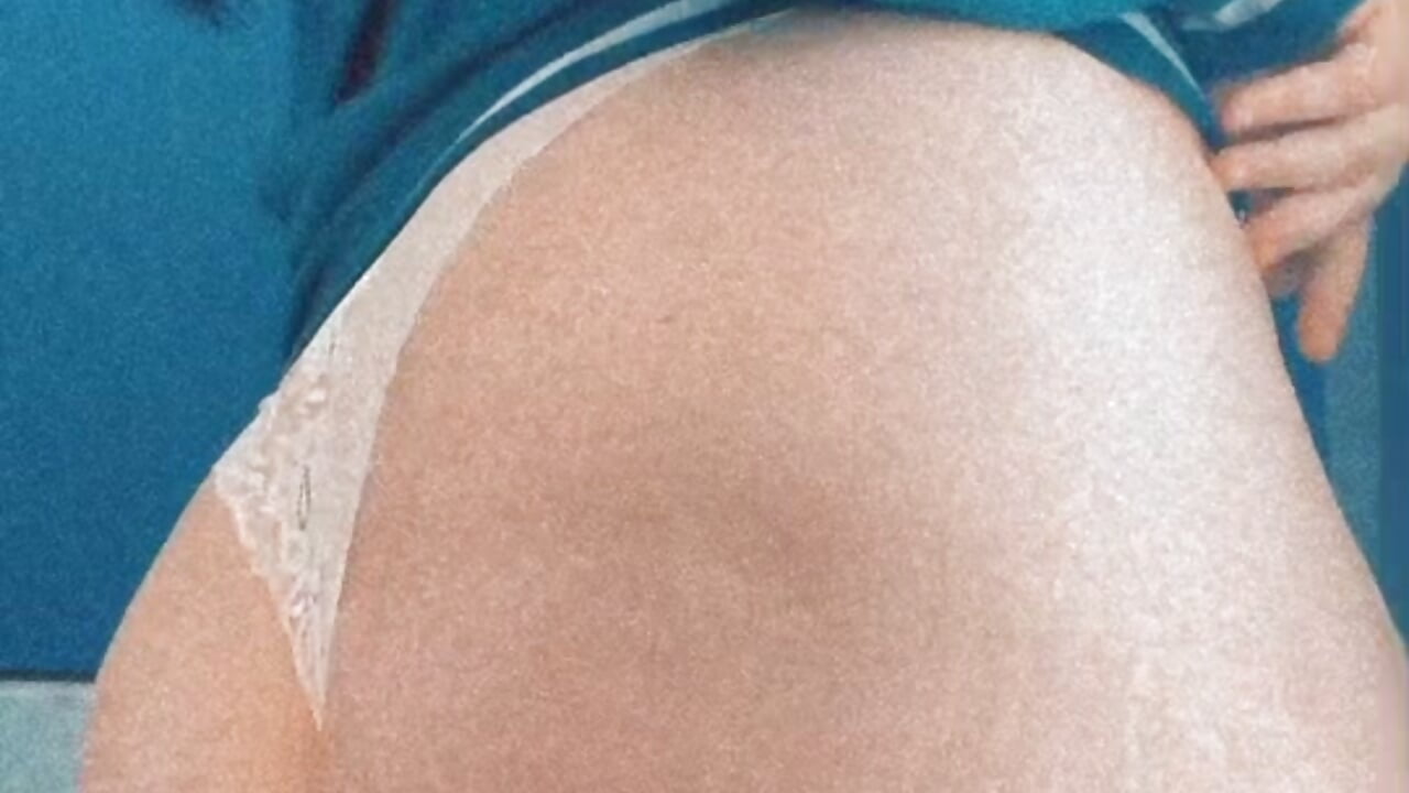 Just tease you with my ass 🍑 - CassieLazy adlı kamera modelinin videosu