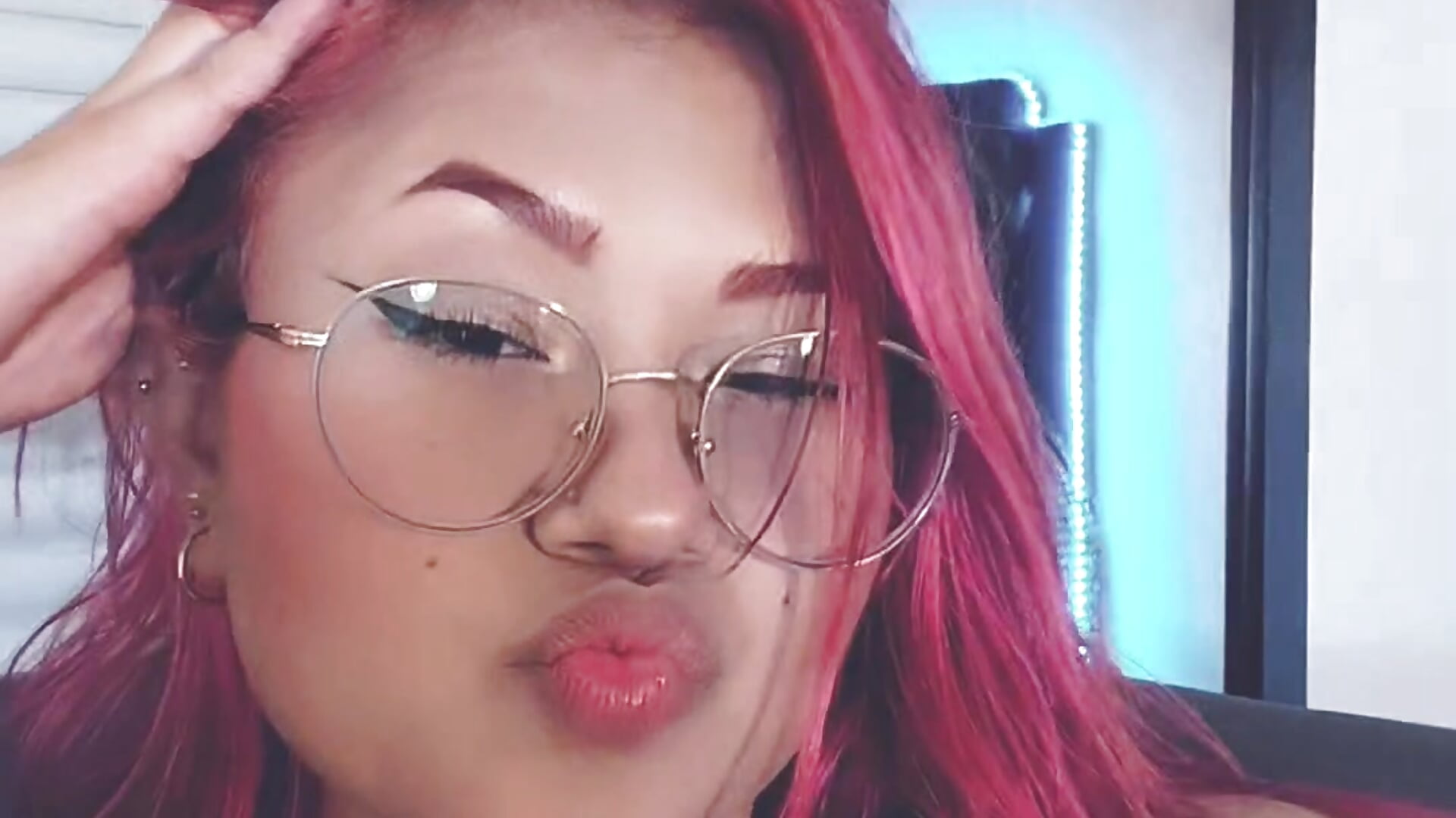💋 - video oleh MAYASMITH__ kamera model
