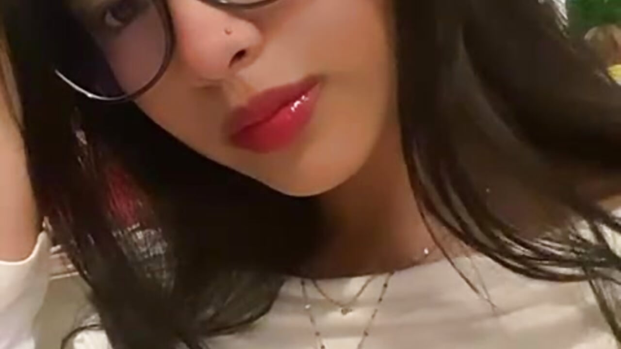 little smiles💞💋 - video by MiniLove_01 cam model