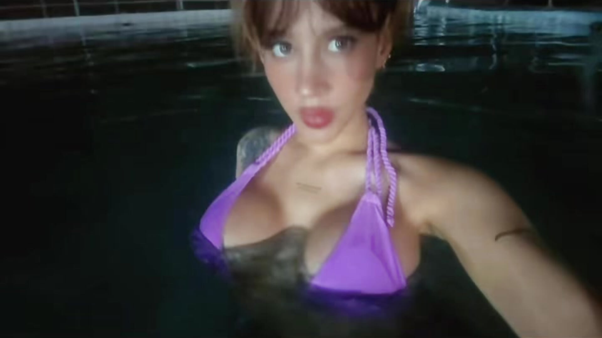 😘 – video af Bella_Bauerr2 cam-model