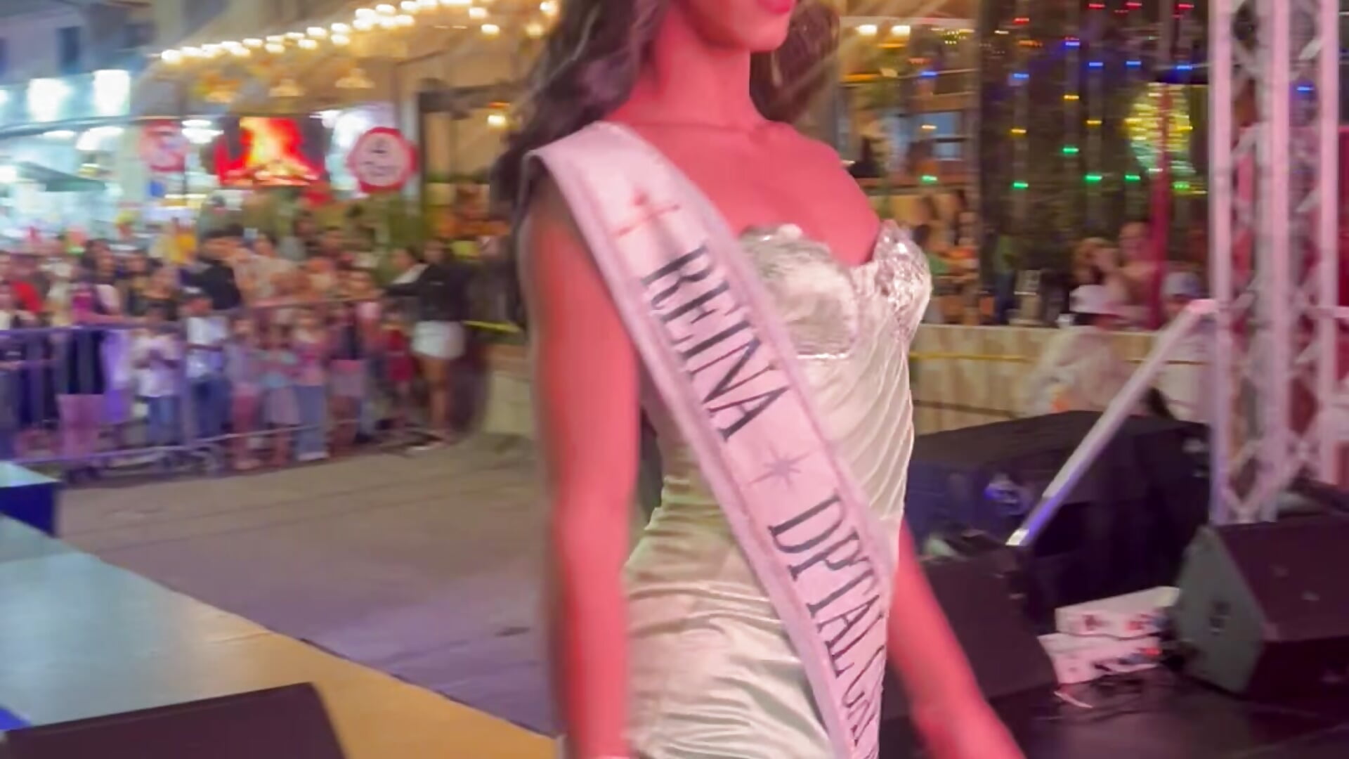 Queen 🥰🥰 - REINA_ADAHARA 캠 모델의 동영상