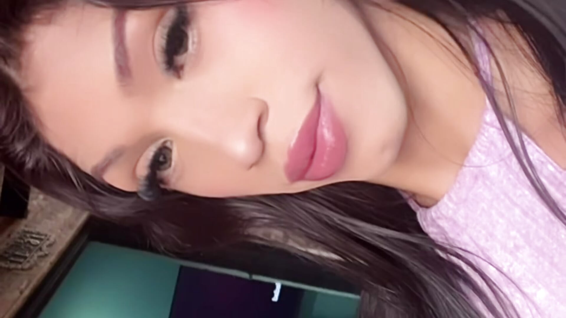 💋💋💋 - فيديو من REINA_ADAHARA موديل الكام