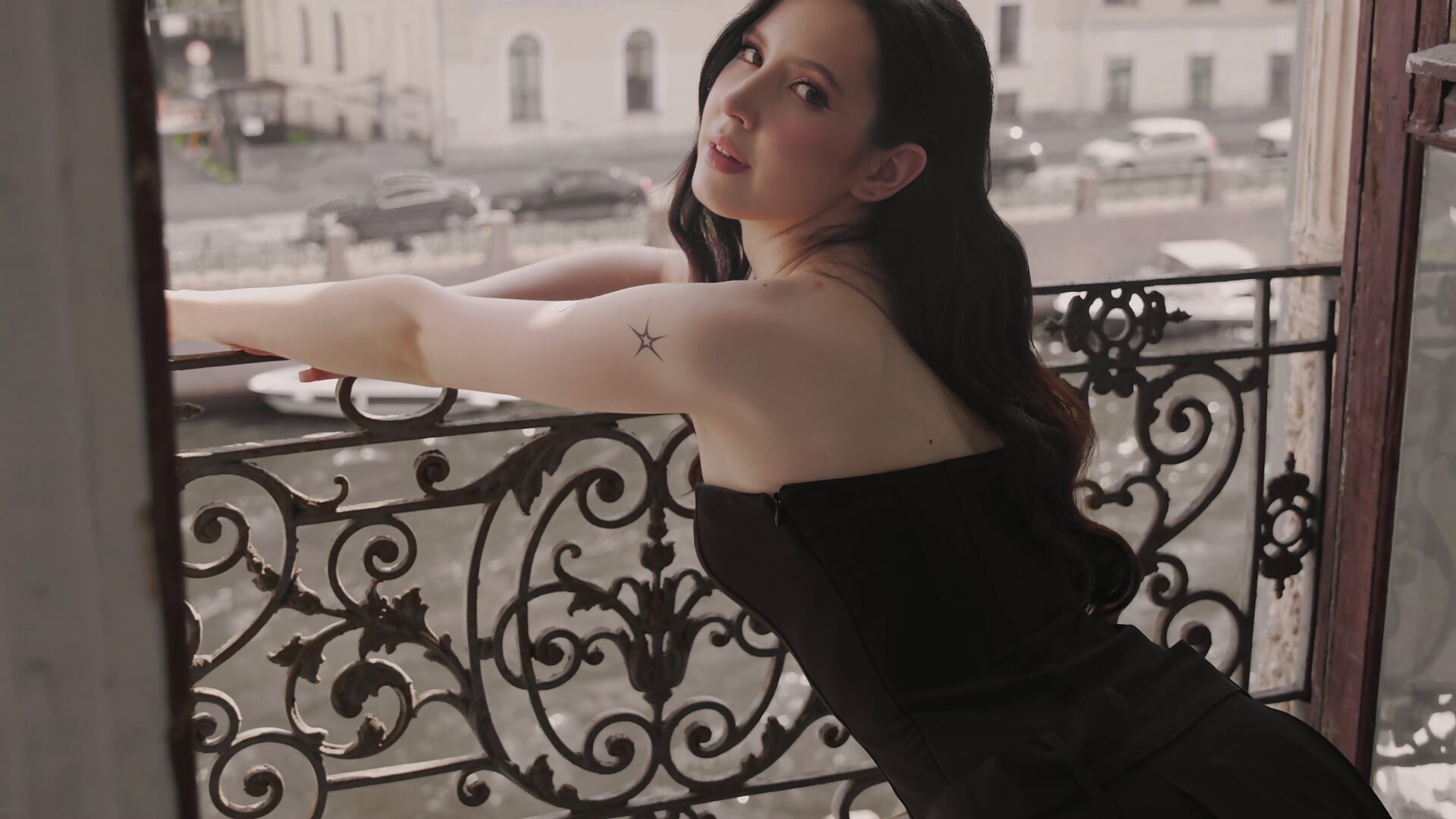 𝙇𝙪𝙭𝙚 𝙉𝙤𝙞𝙧 - video by GraceMartinos cam model