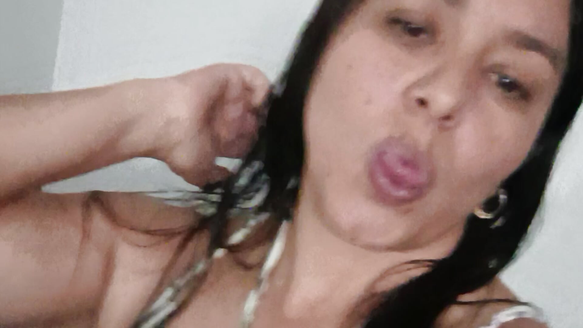 1000874376 - video by Ivony_twink cam model