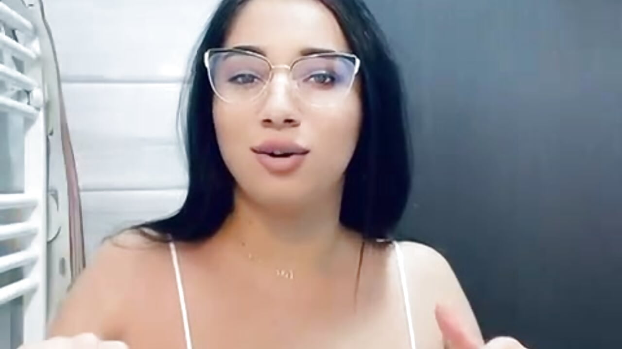 Hi - video by MayaNix cam model