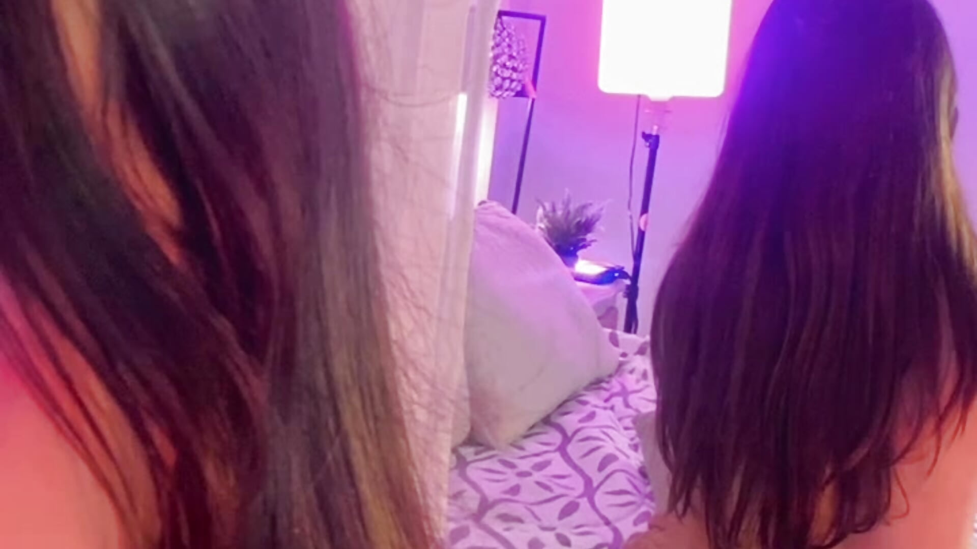 🍑 - video by Alisha_Olsen_ cam model