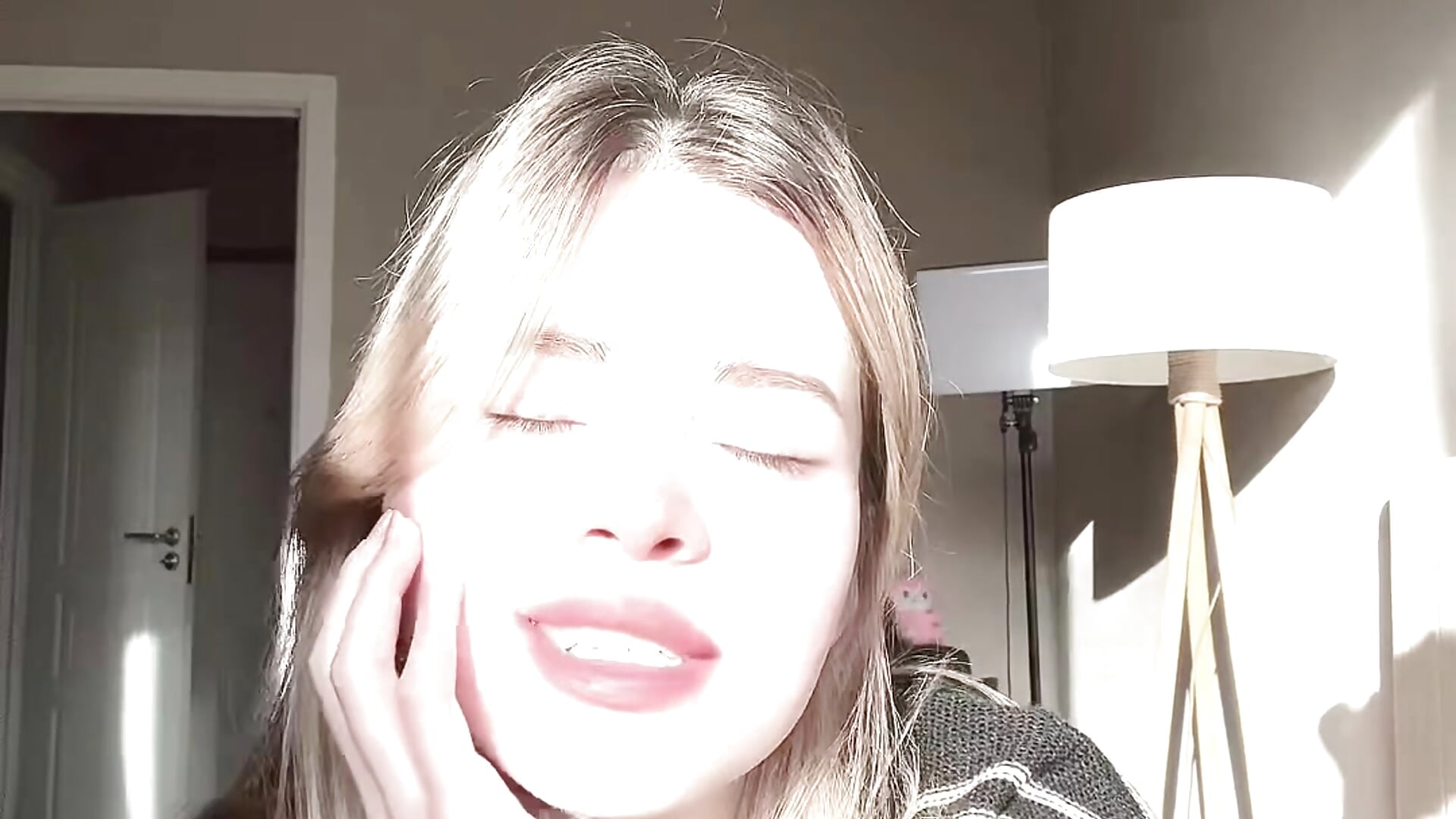 😋 - video di SMELLSEX modella di cam